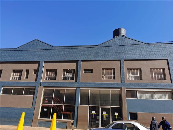 1 000  m² Commercial space 1 000  m² Commercial space