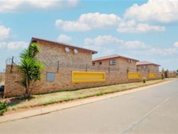 1 320  m² Commercial space 1 320  m² Commercial space