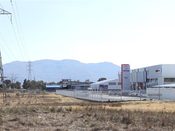 4 900 m² Land 4 900 m² Land