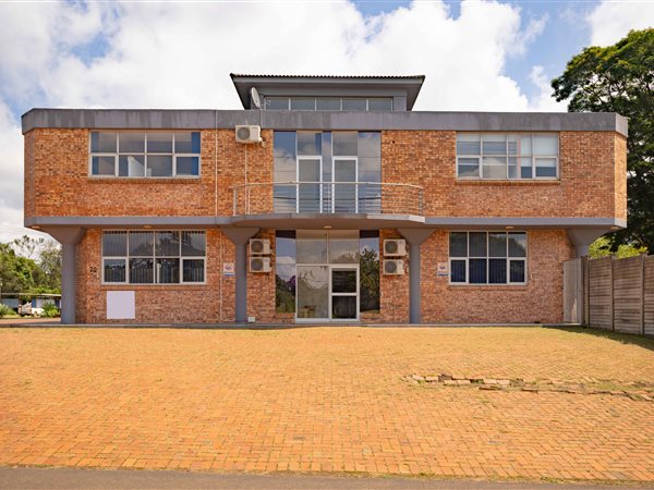 584  m² Commercial space 584  m² Commercial space