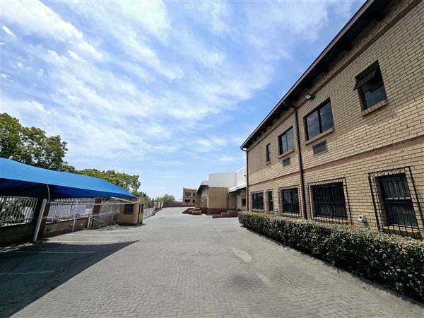 2 842  m² Industrial space 2 842  m² Industrial space