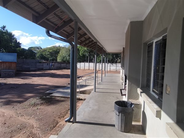 330  m² Commercial space 330  m² Commercial space