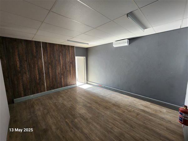 104  m² Commercial space 104  m² Commercial space