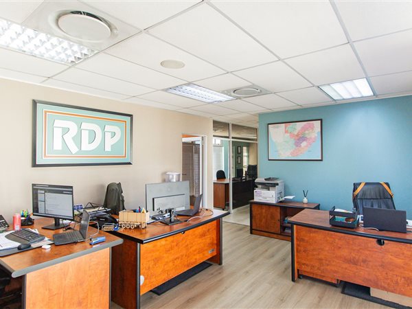151  m² Office Space 151  m² Office Space