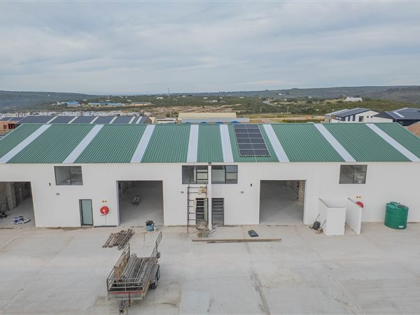 180  m² Industrial space 180  m² Industrial space