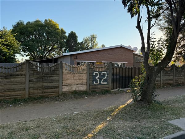 370  m² Commercial space 370  m² Commercial space