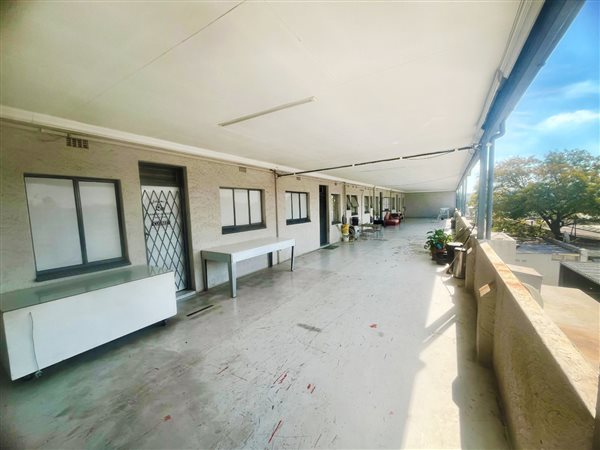 861  m² Commercial space 861  m² Commercial space