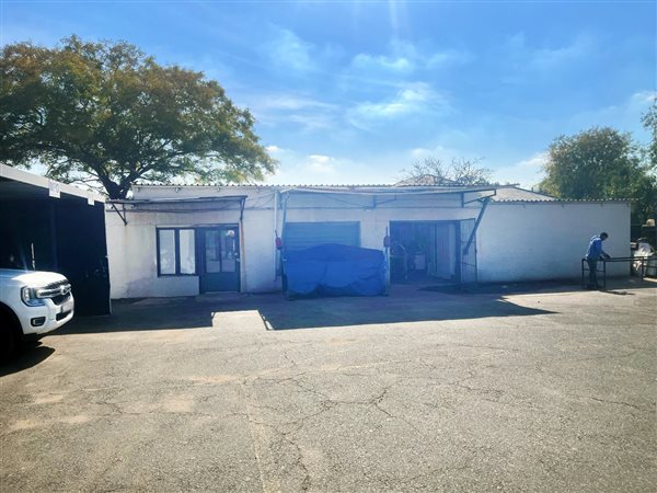 861  m² Commercial space 861  m² Commercial space