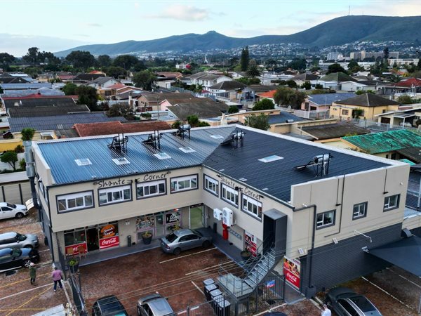 600  m² Retail Space 600  m² Retail Space