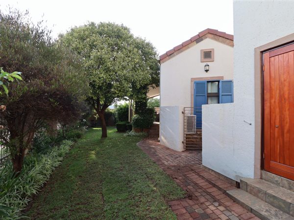 3 Bedroom Townhouse 3 Bedroom Townhouse