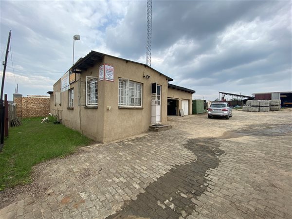 365  m² Commercial space 365  m² Commercial space