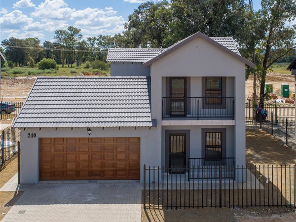 4 Bedroom Townhouse 4 Bedroom Townhouse