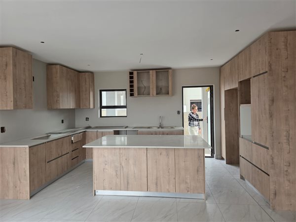 3 Bedroom Townhouse 3 Bedroom Townhouse