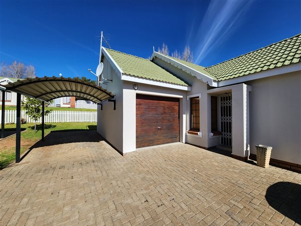 3 Bedroom Townhouse 3 Bedroom Townhouse
