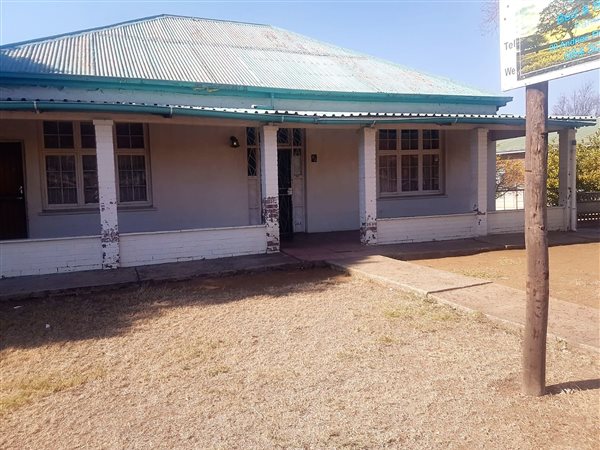 443  m² Commercial space 443  m² Commercial space