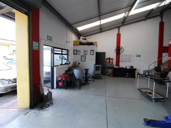 164  m² Industrial space 164  m² Industrial space