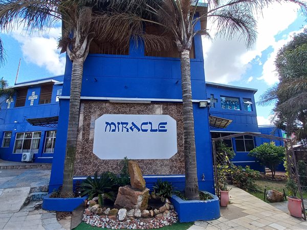 796  m² Commercial space 796  m² Commercial space